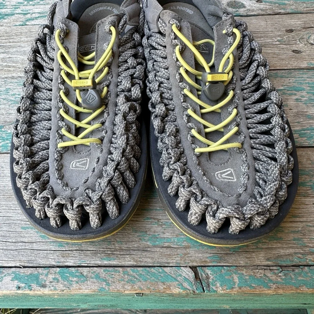 Keen Uneek Round Cord Bungee Sport Sandal Men's Size 11 US Gray Yellow 1014978